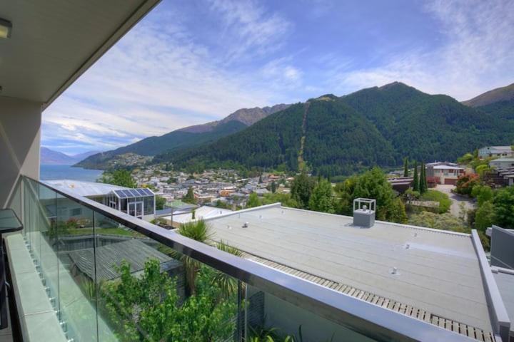 Stylish Haven Luxury Interiors In Prime Location Queenstown Exterior foto