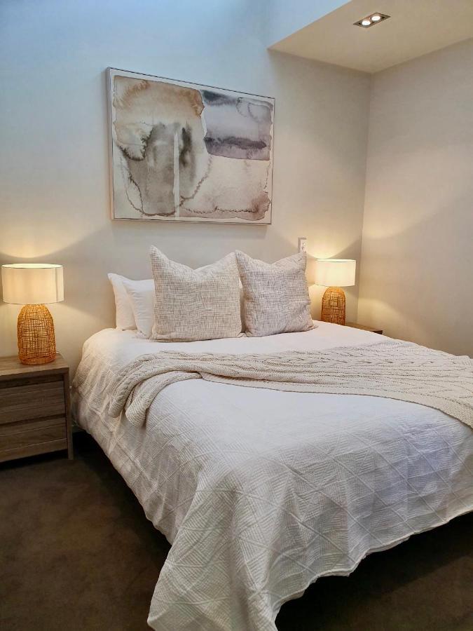 Stylish Haven Luxury Interiors In Prime Location Queenstown Exterior foto