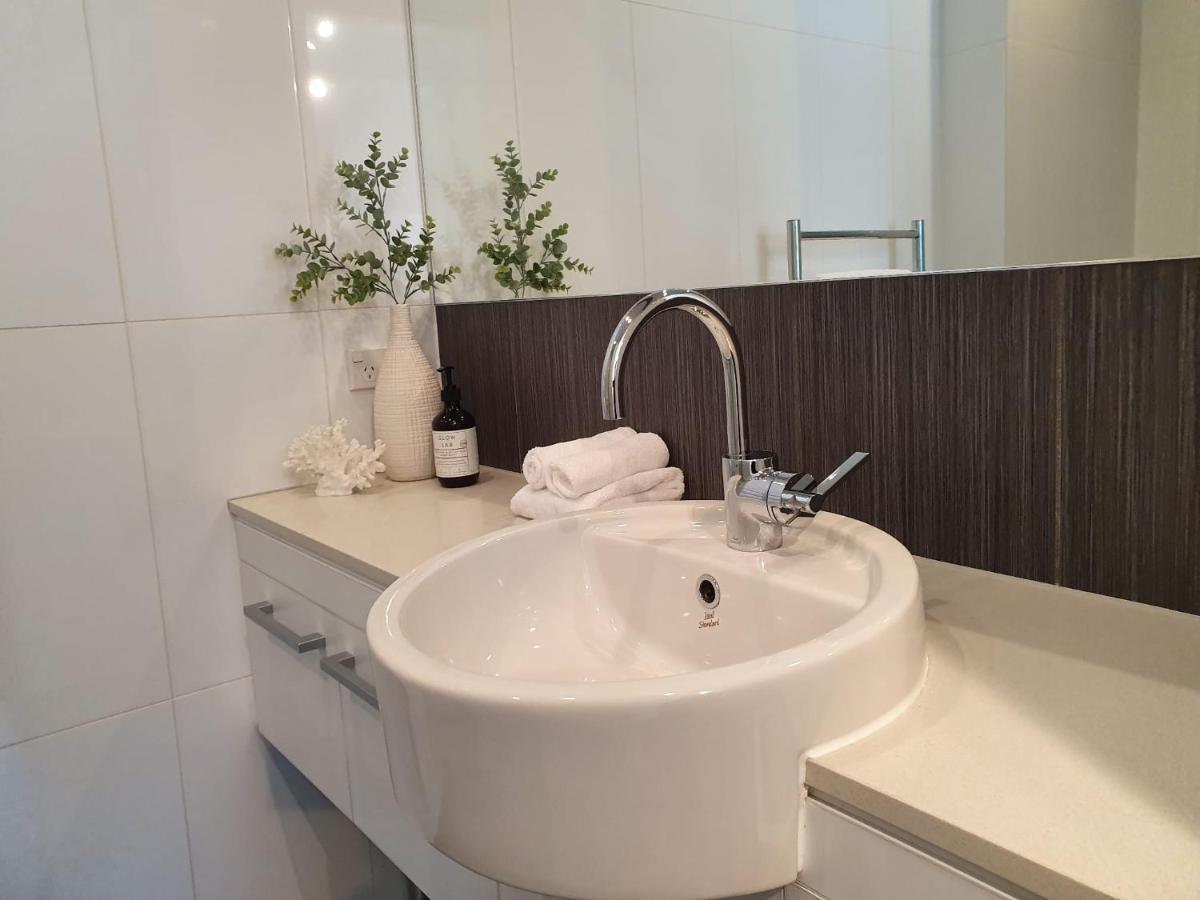 Stylish Haven Luxury Interiors In Prime Location Queenstown Exterior foto
