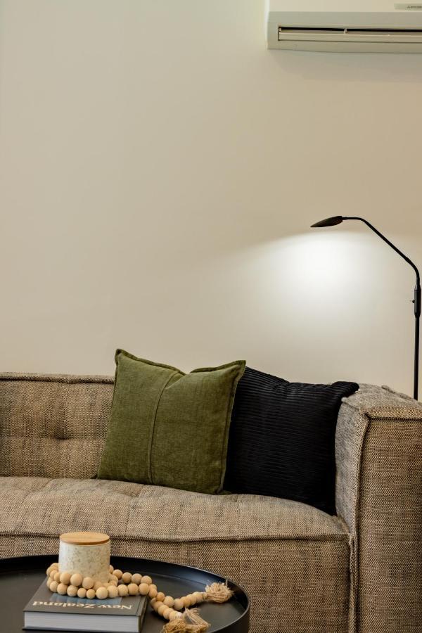 Stylish Haven Luxury Interiors In Prime Location Queenstown Exterior foto