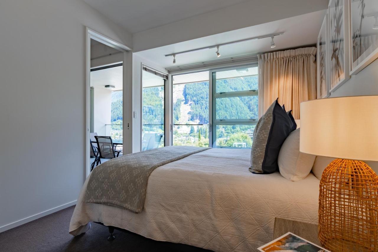Stylish Haven Luxury Interiors In Prime Location Queenstown Exterior foto