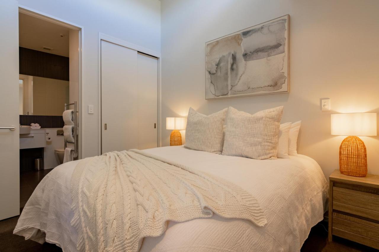 Stylish Haven Luxury Interiors In Prime Location Queenstown Exterior foto