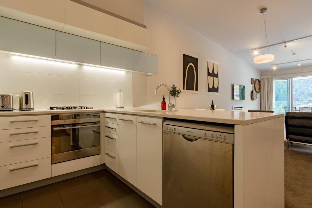 Stylish Haven Luxury Interiors In Prime Location Queenstown Exterior foto