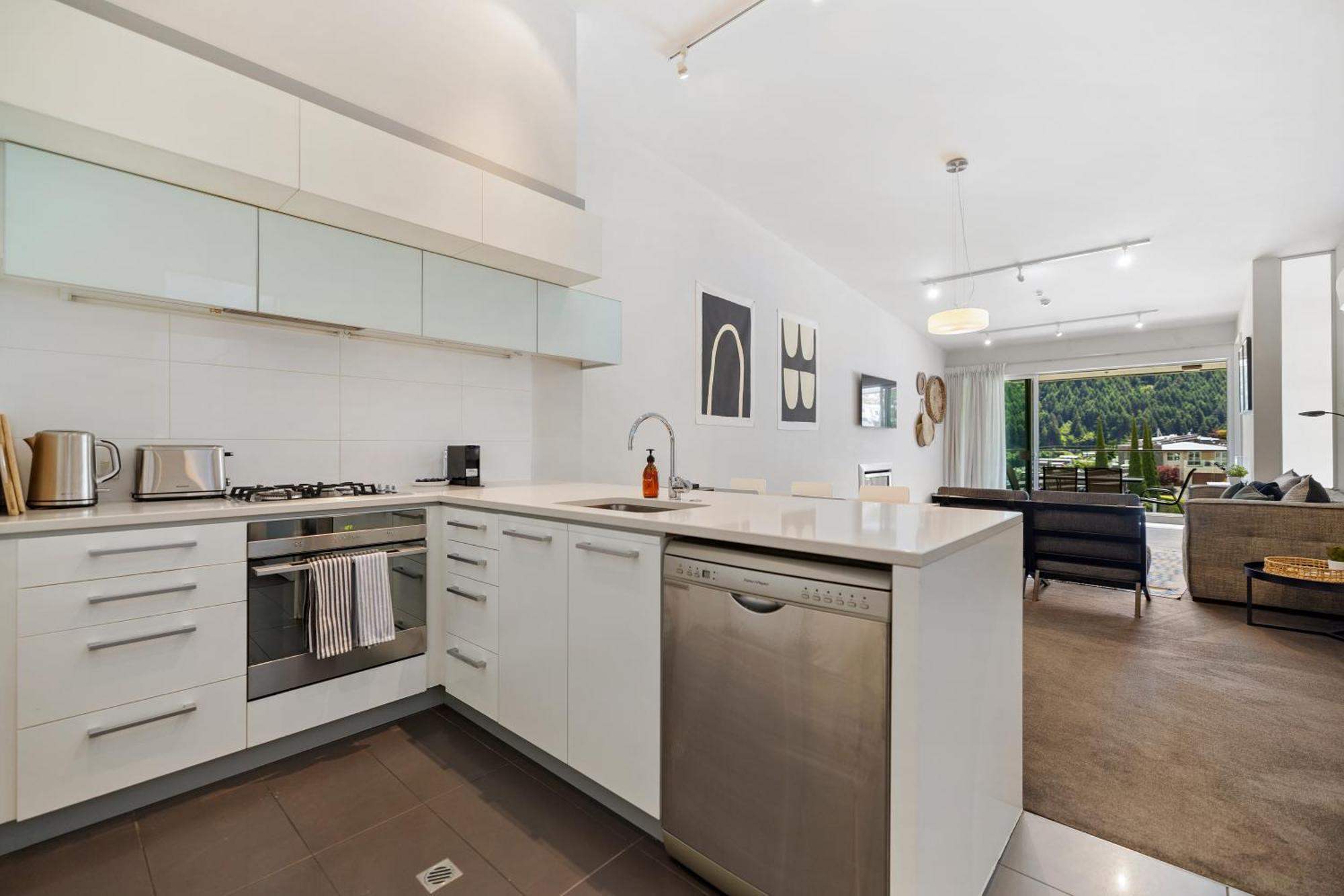 Stylish Haven Luxury Interiors In Prime Location Queenstown Exterior foto